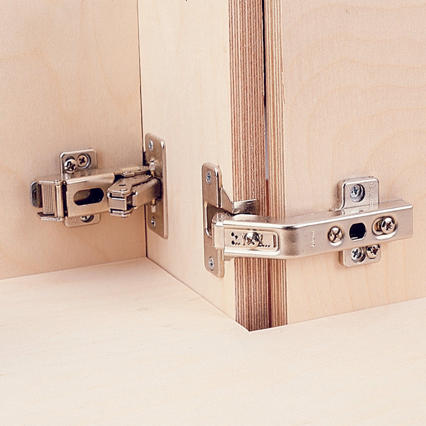 60° Clip Top Bi-Fold Hinge Inside Corner Pair alt 0