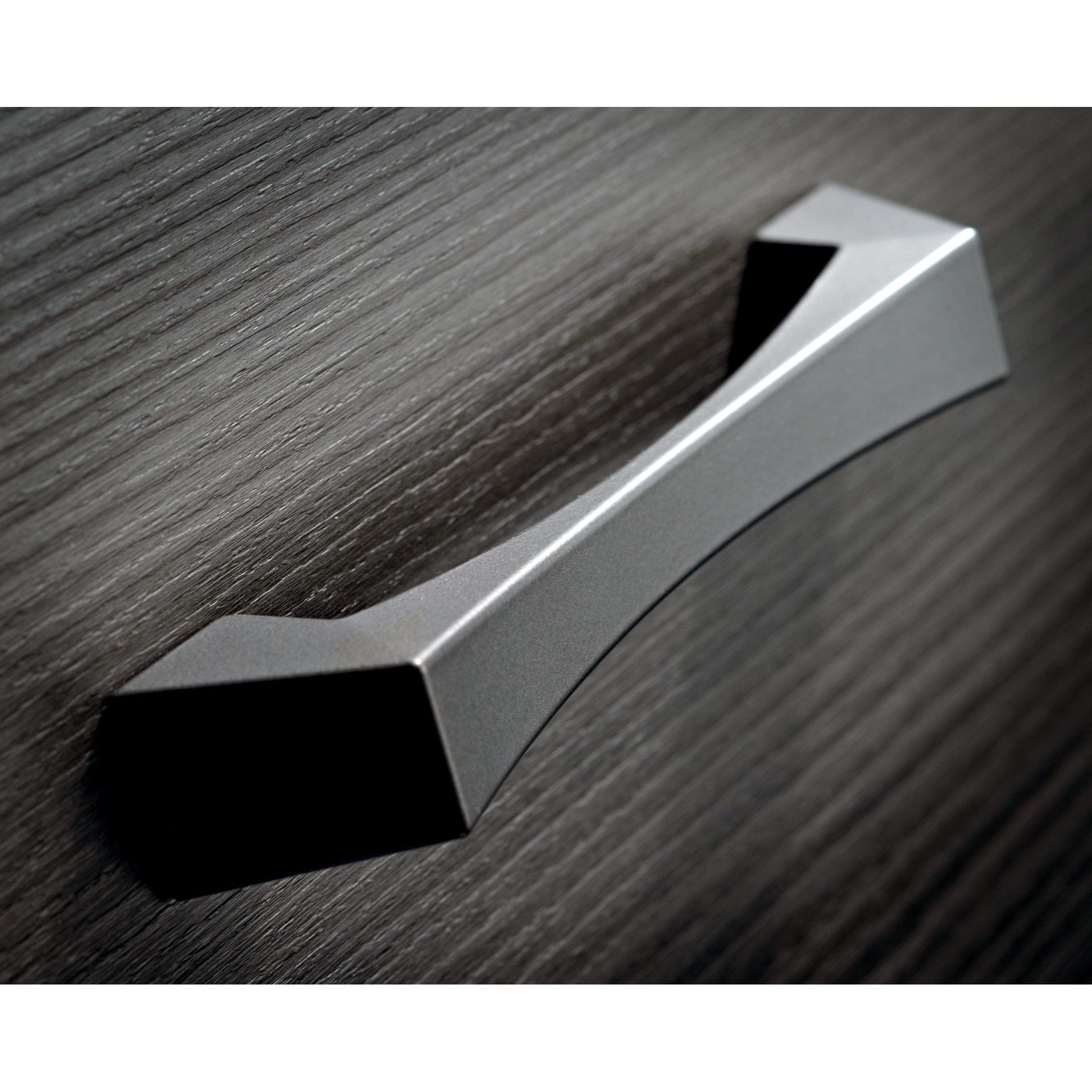 Contemporary Pull, 7-9/16" Center-to-Center, Chrome alt 0