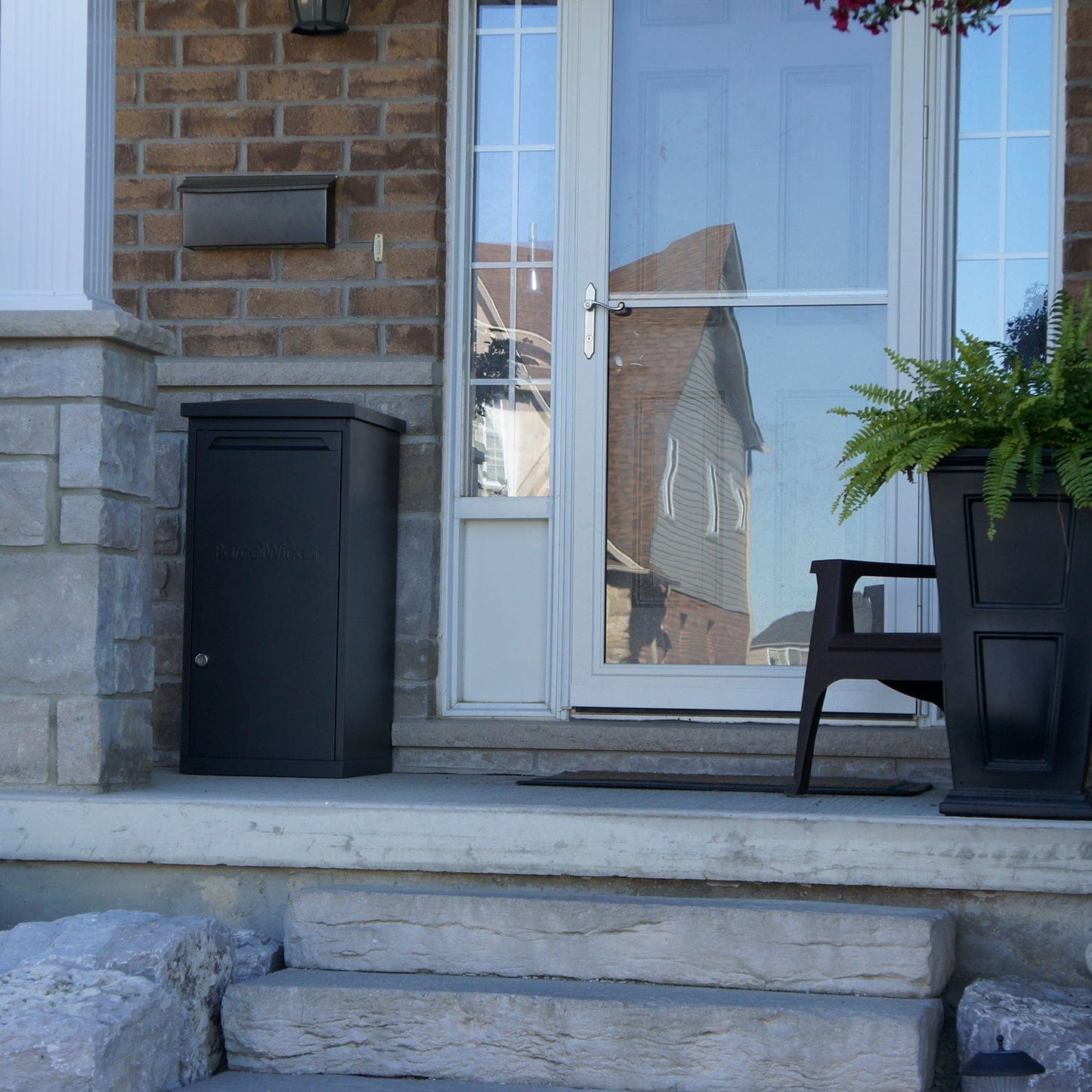 ParcelWirx Lockable Package Delivery Box Graphite alt 0