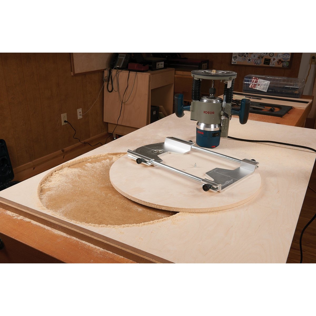 The Circle Cutting Router Jig from WoodRiver | Woodcraft