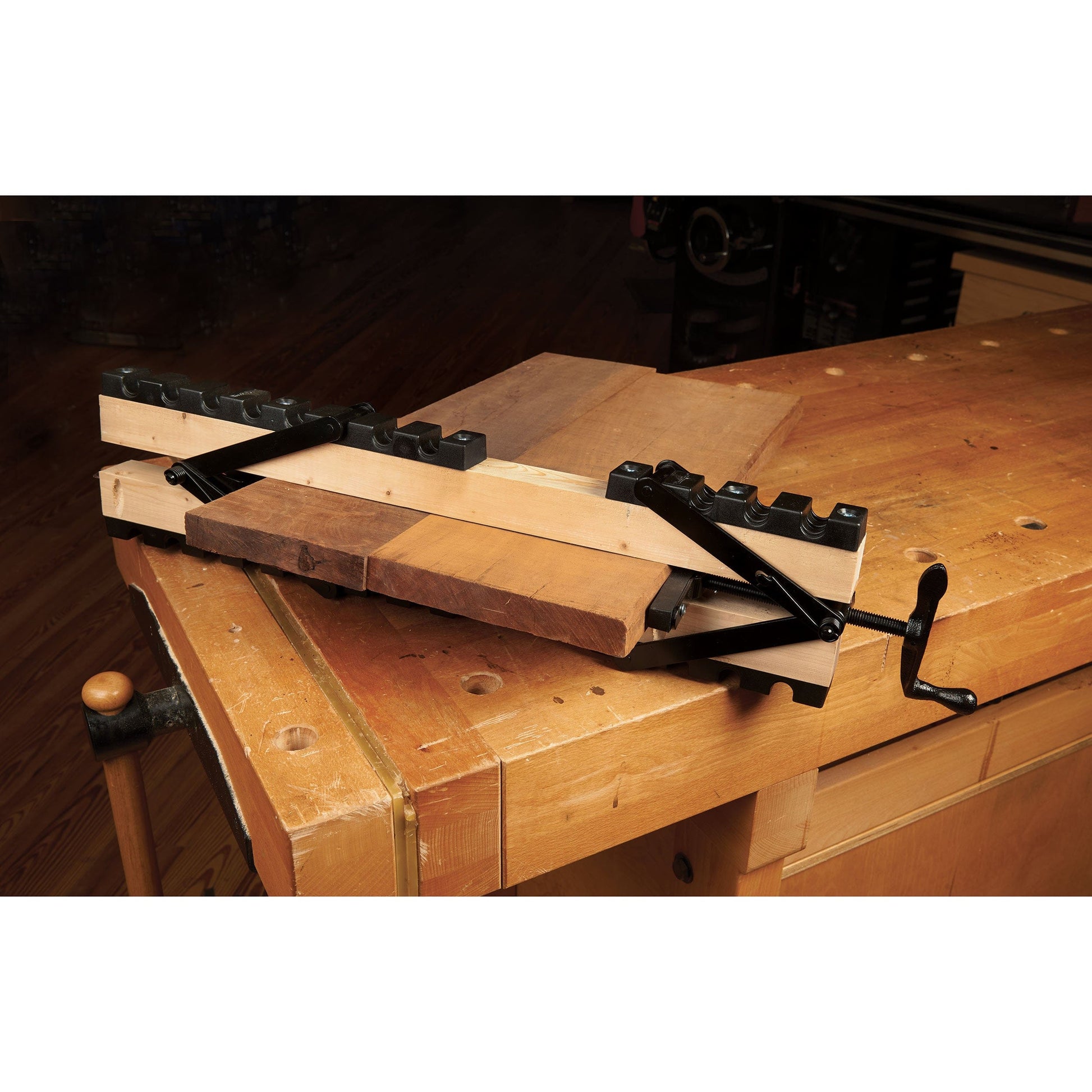 4-Way Pressure Clamping System alt 0