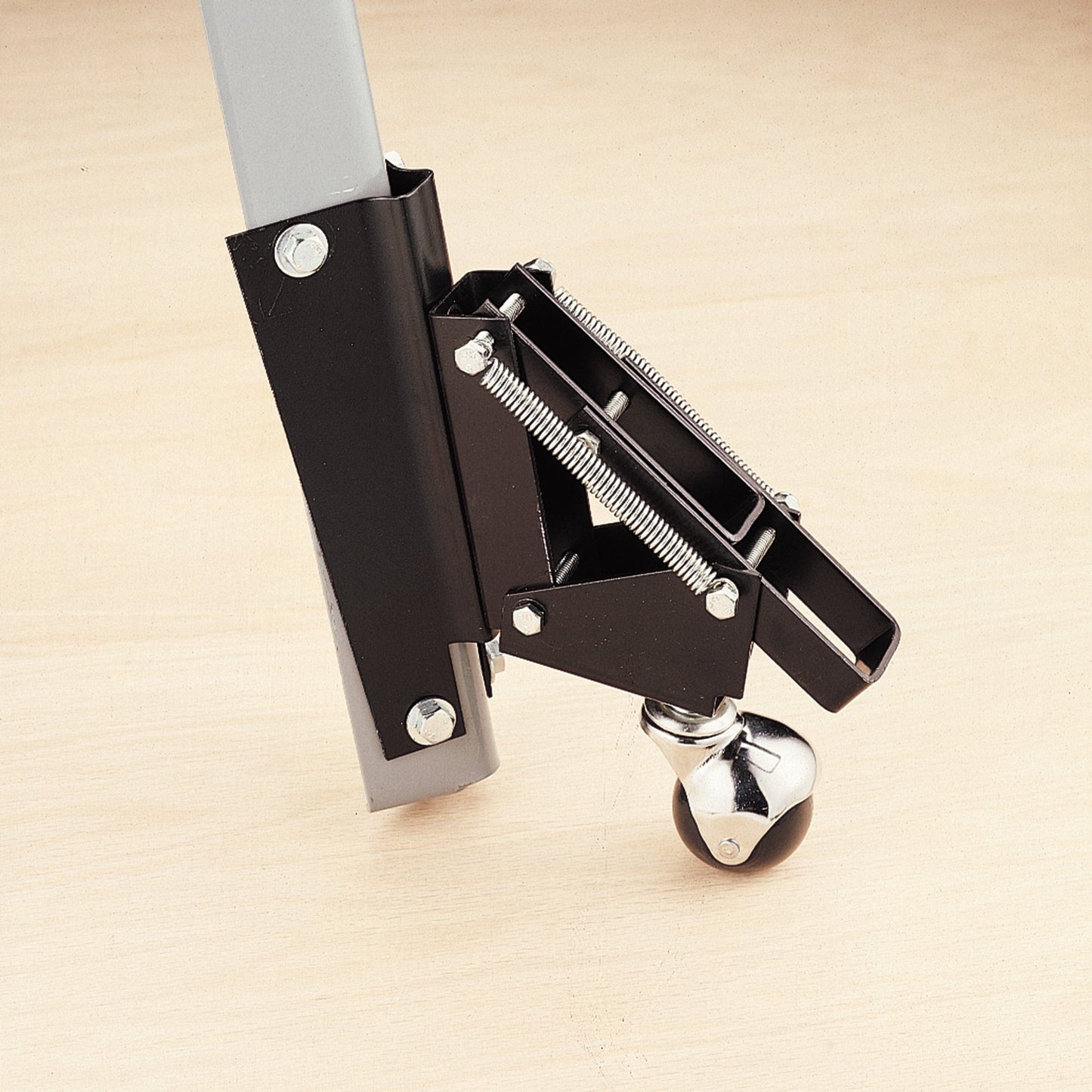 Retracting Caster Set - 4 Piece alt 0