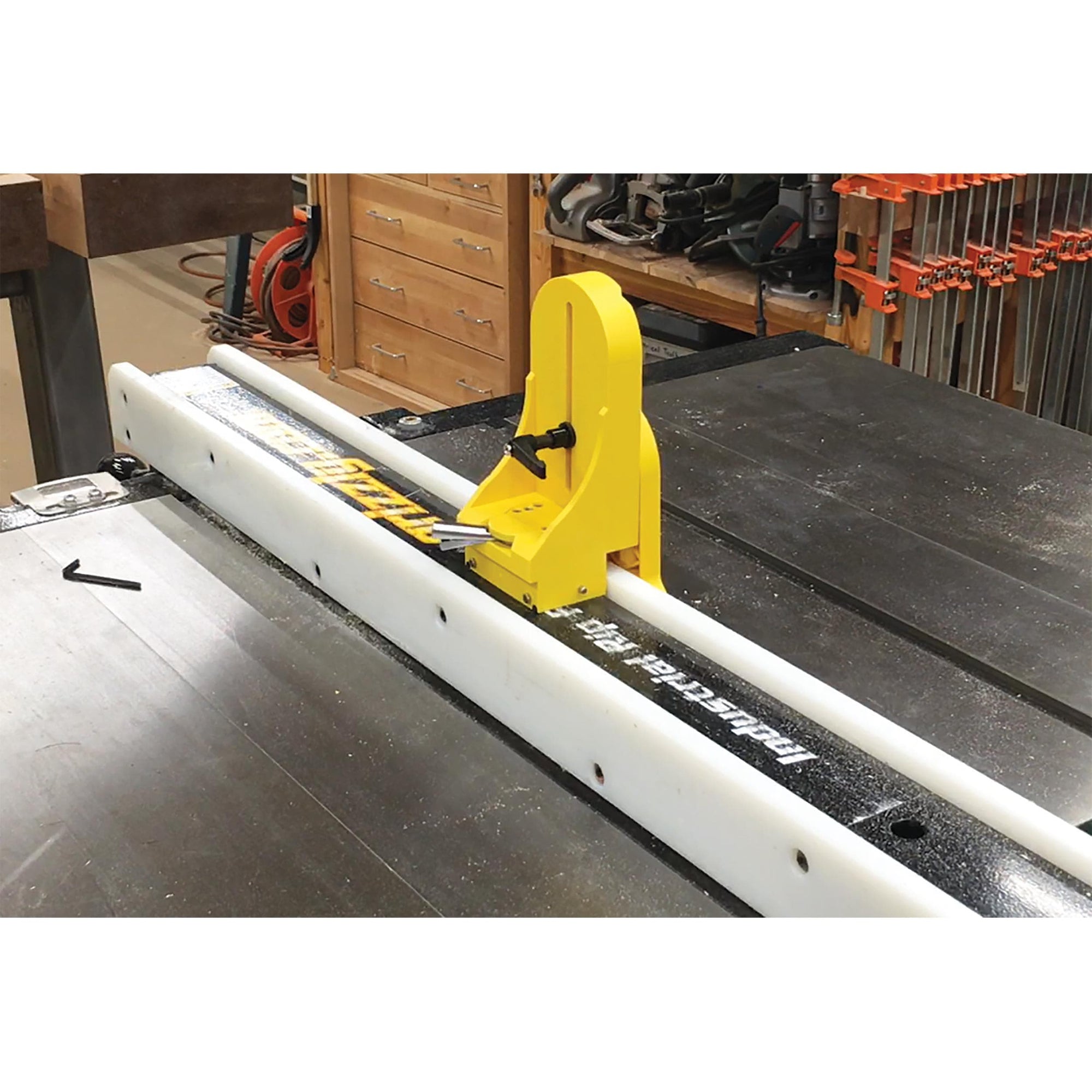 Vertical Magnetic Featherboard alt 0