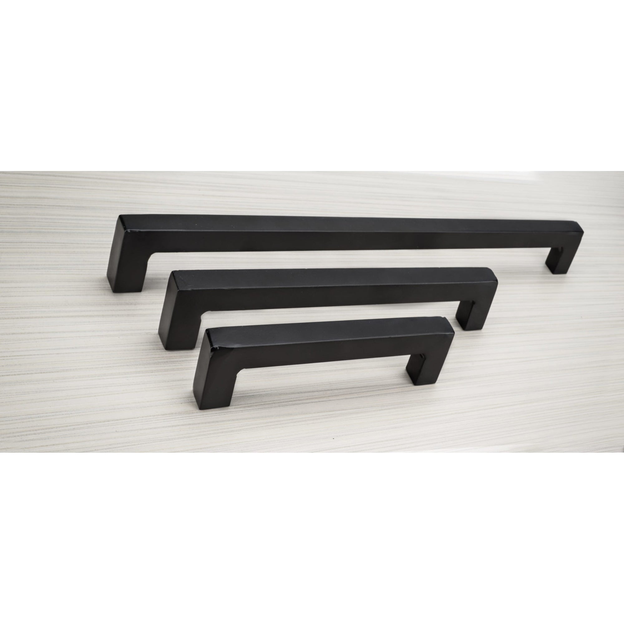 Traditional Pull, 7-9/16" Center-to-Center, Matte Black alt 0