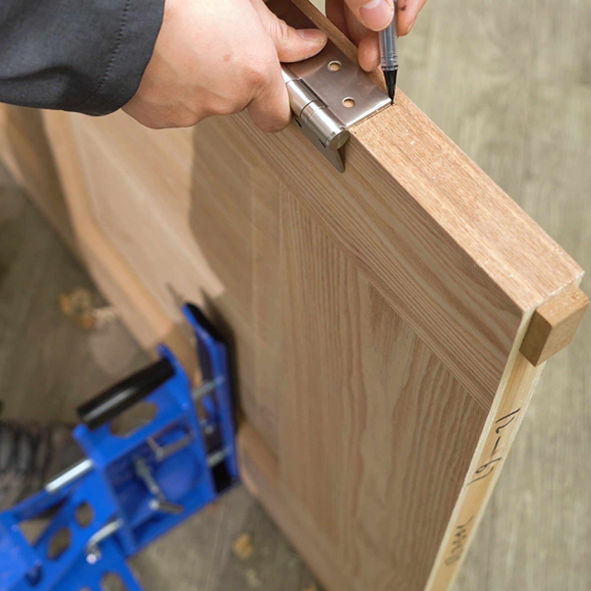 Heavy Duty Door & Timber Panel Vice Clamp with Lifter Tool alt 1