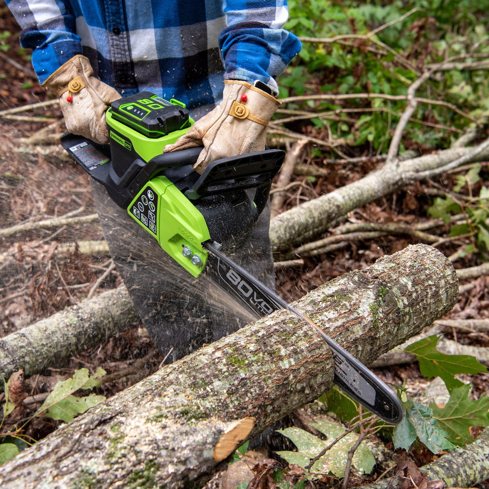 thumbnail image 2 of Greenworks 40V 14" Cordless Chainsaw – 4.0Ah Battery & 2A Charger Included (CSF403) 2 of 3