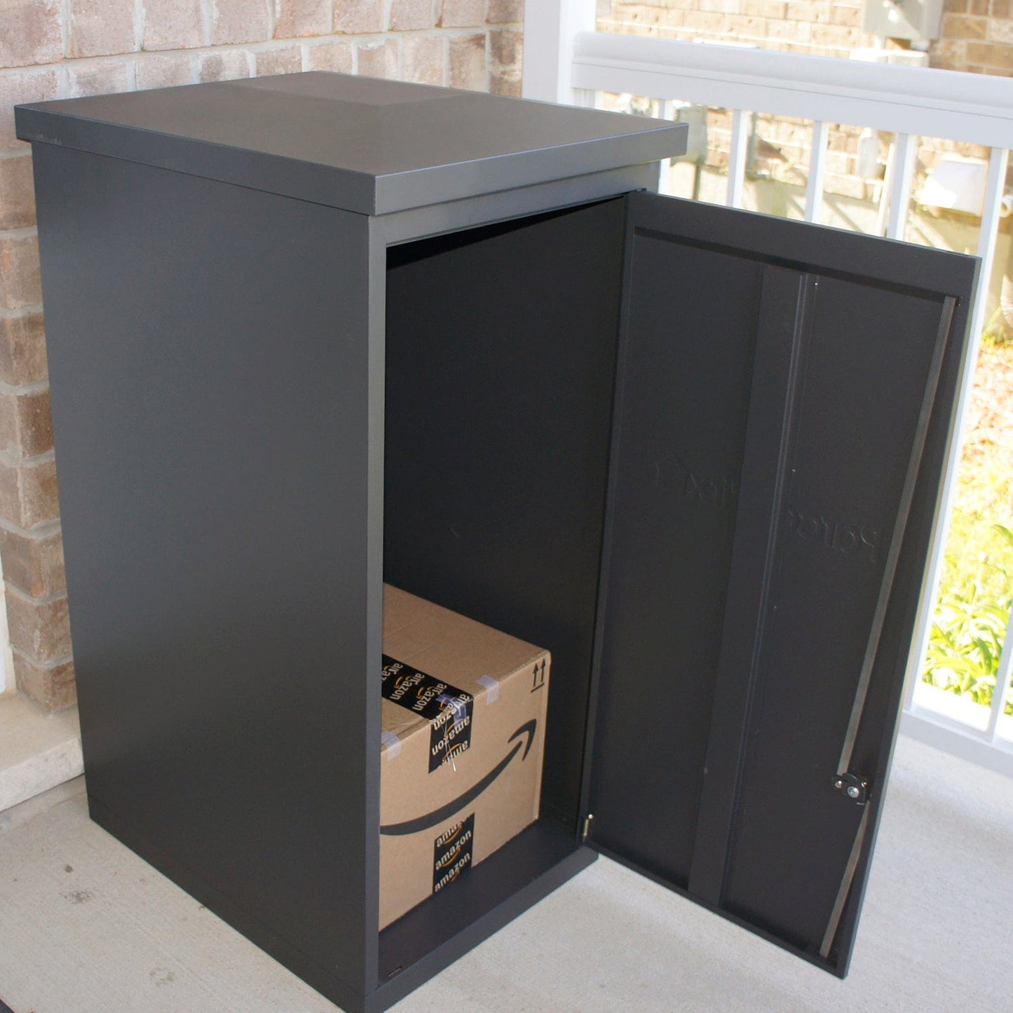 ParcelWirx Lockable Package Delivery Box Graphite alt 0
