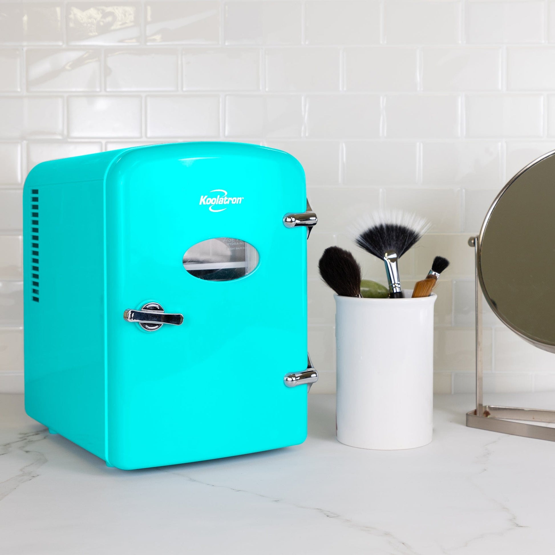 Retro Portable Mini Fridge 4L Green 110V AC / 12V DC alt 0