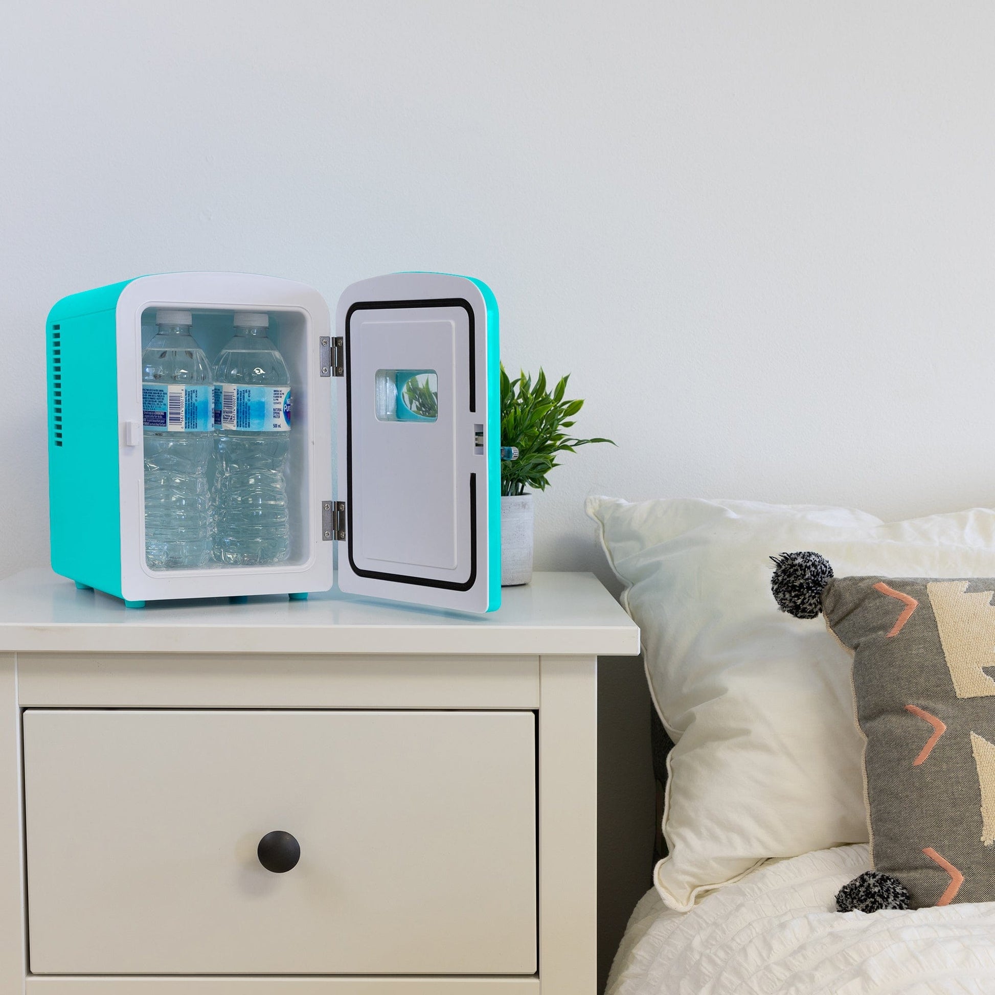Retro Portable Mini Fridge 4L Green 110V AC / 12V DC alt 0