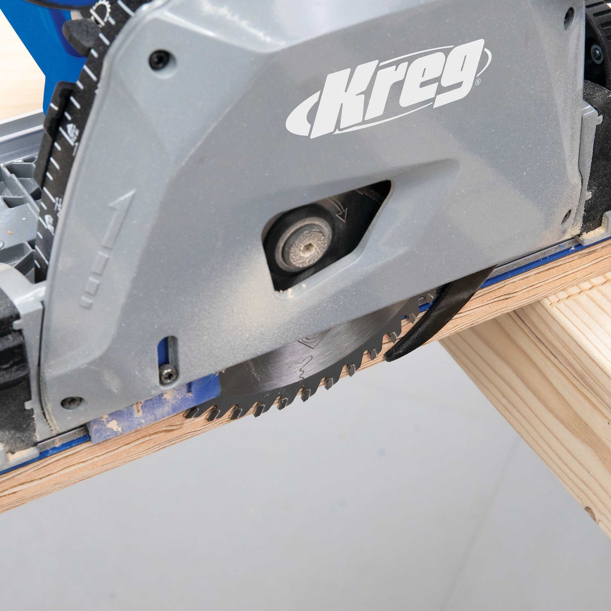 Adaptive Cutting System Plunge-Cut Track Saw