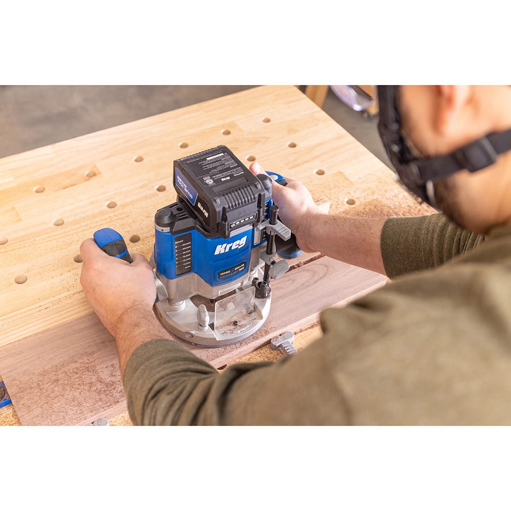 20V Ionic Drive™ 2 -1/4 HP Plunge Router Kit