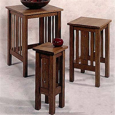 Woodworking Project Paper Plan to Build Arts and Crafts Nesting Tables alt 0