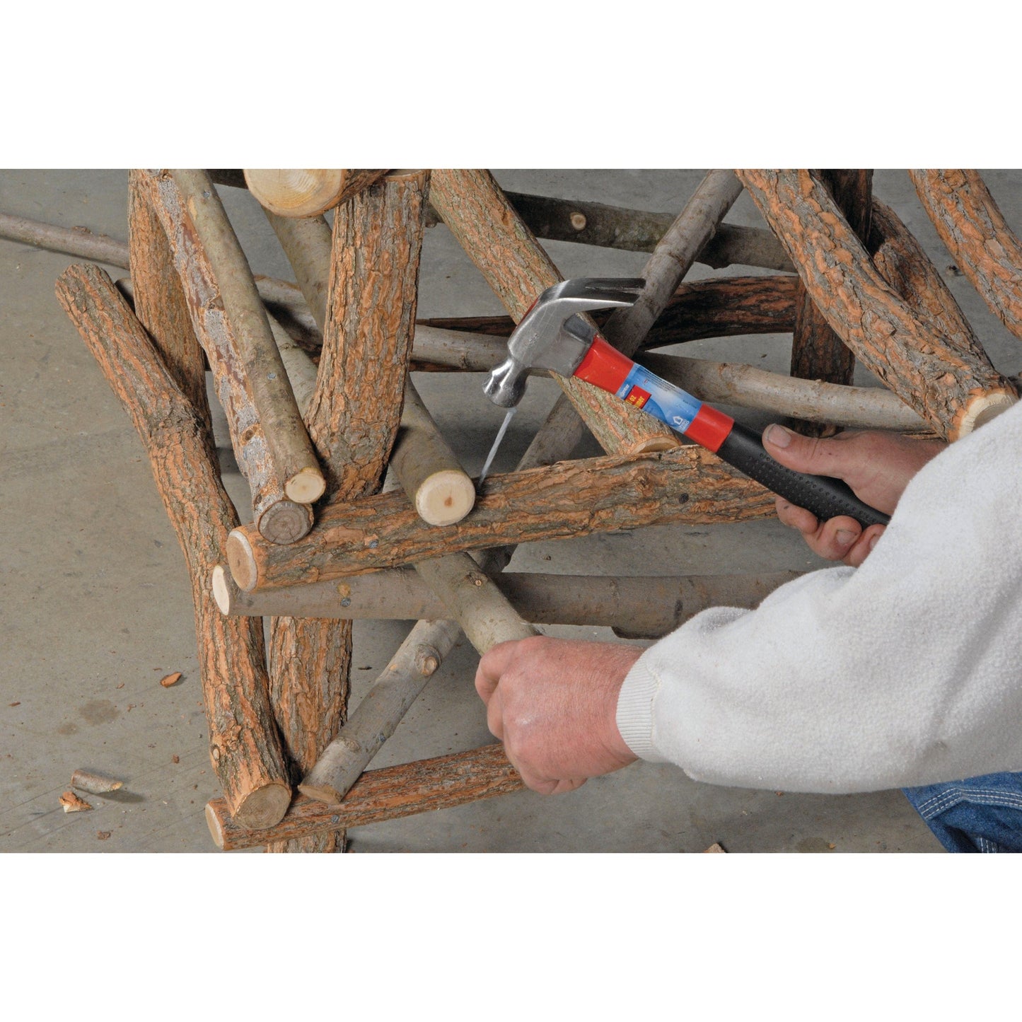 Making Rustic Twig Furniture alt 0