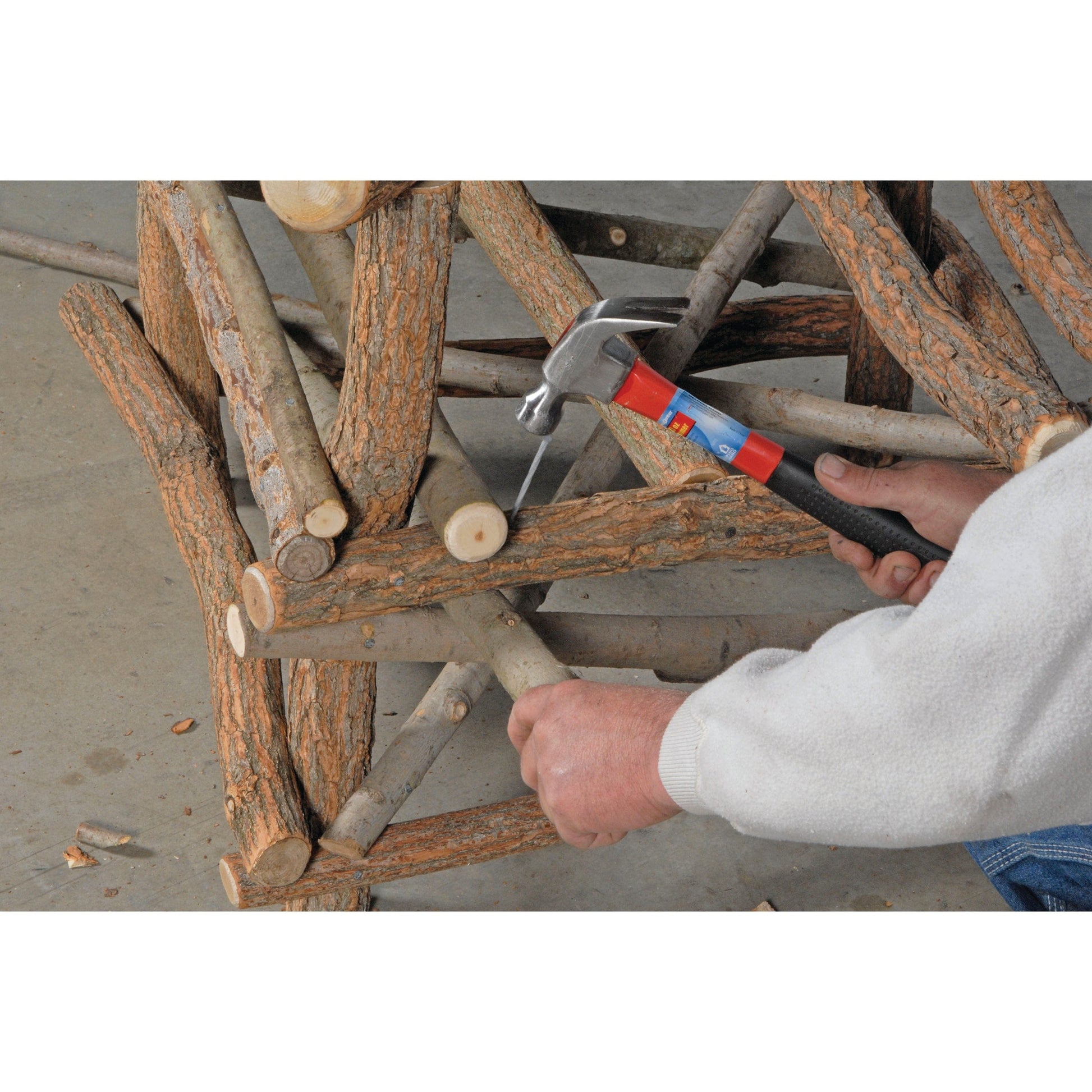 Making Rustic Twig Furniture alt 0