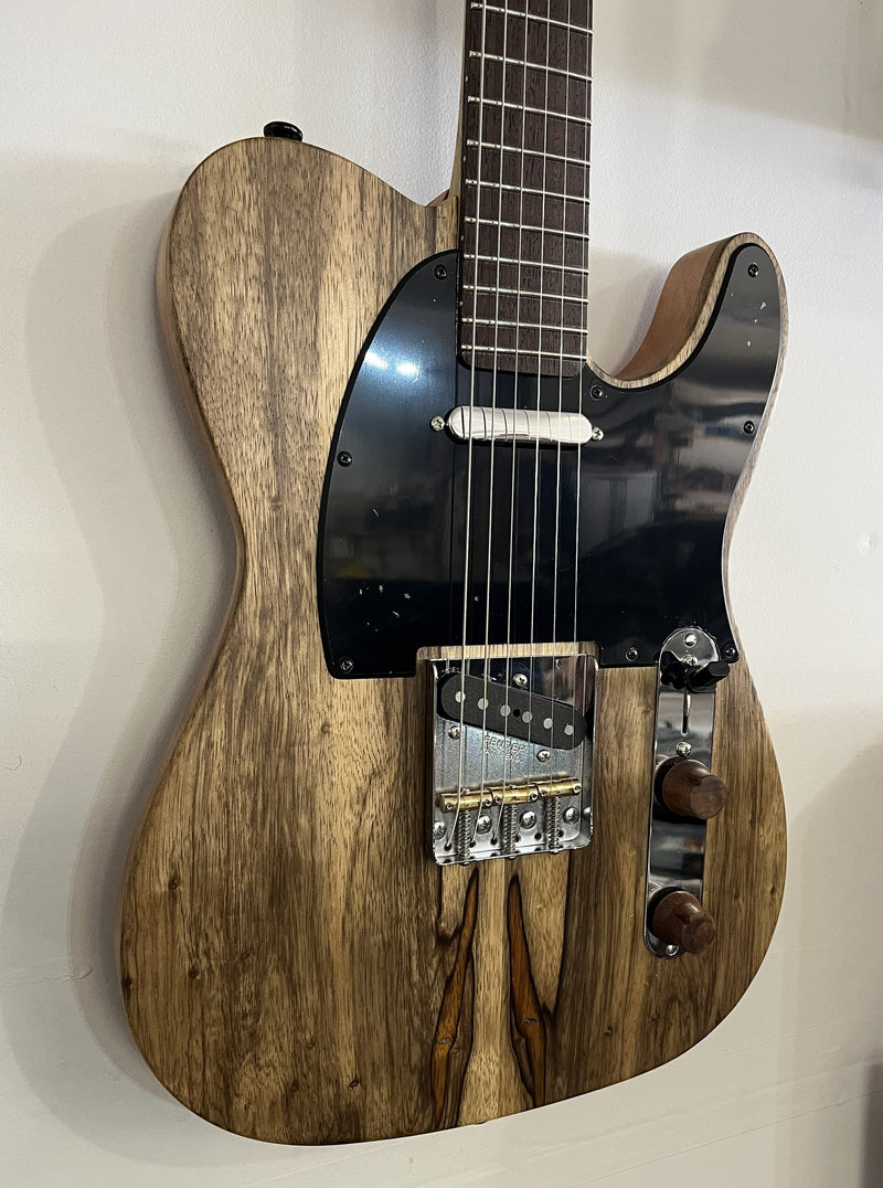 566_Guitar.jpg
