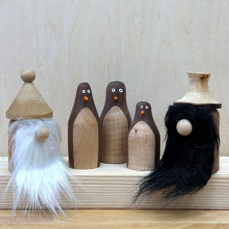327_Penguins_and_Gnomes.jpg