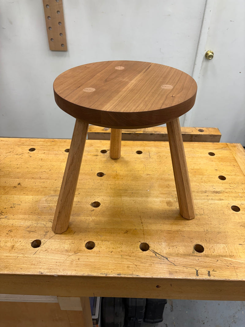 548_StakedStool.jpg
