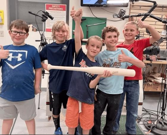 556_baseballbat.png
