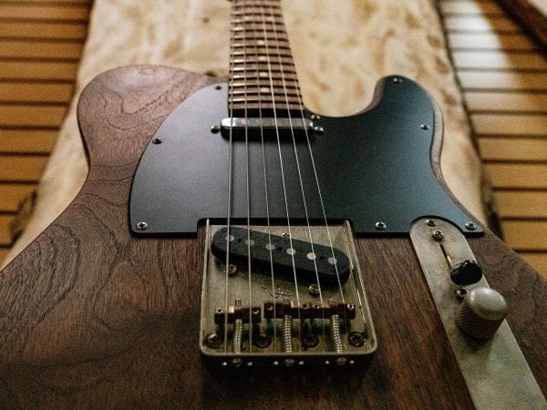 325_electric_guitar.jpg