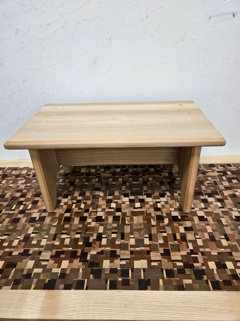 517_foot_stool.jpg