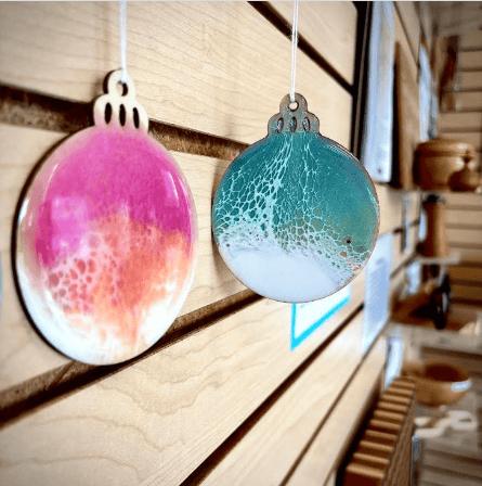 556_ornaments.png