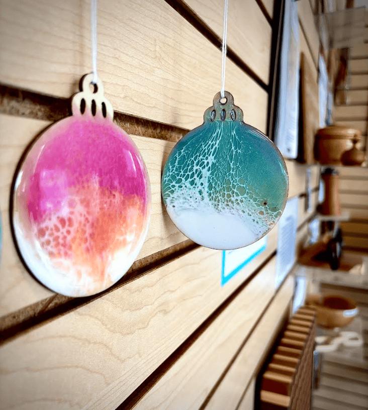 556_ornamentsepoxy.png