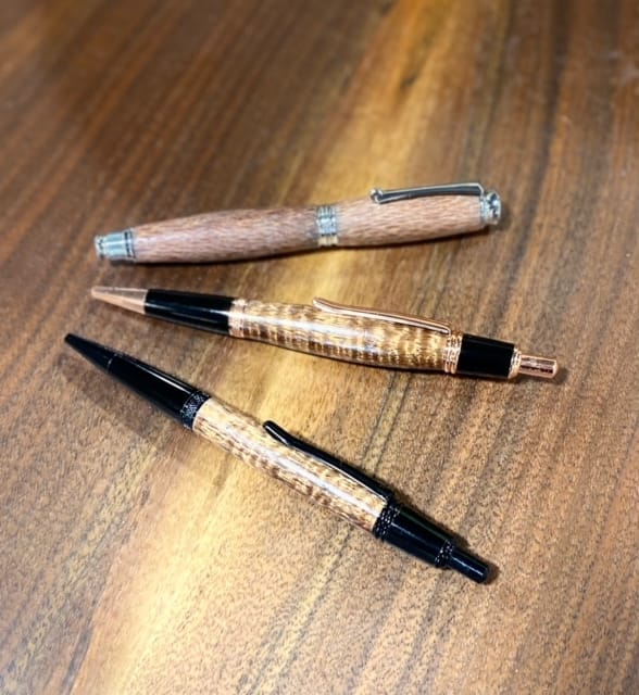 539_pen_turning.jpg