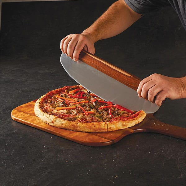 319_pizza_cutter.jpg